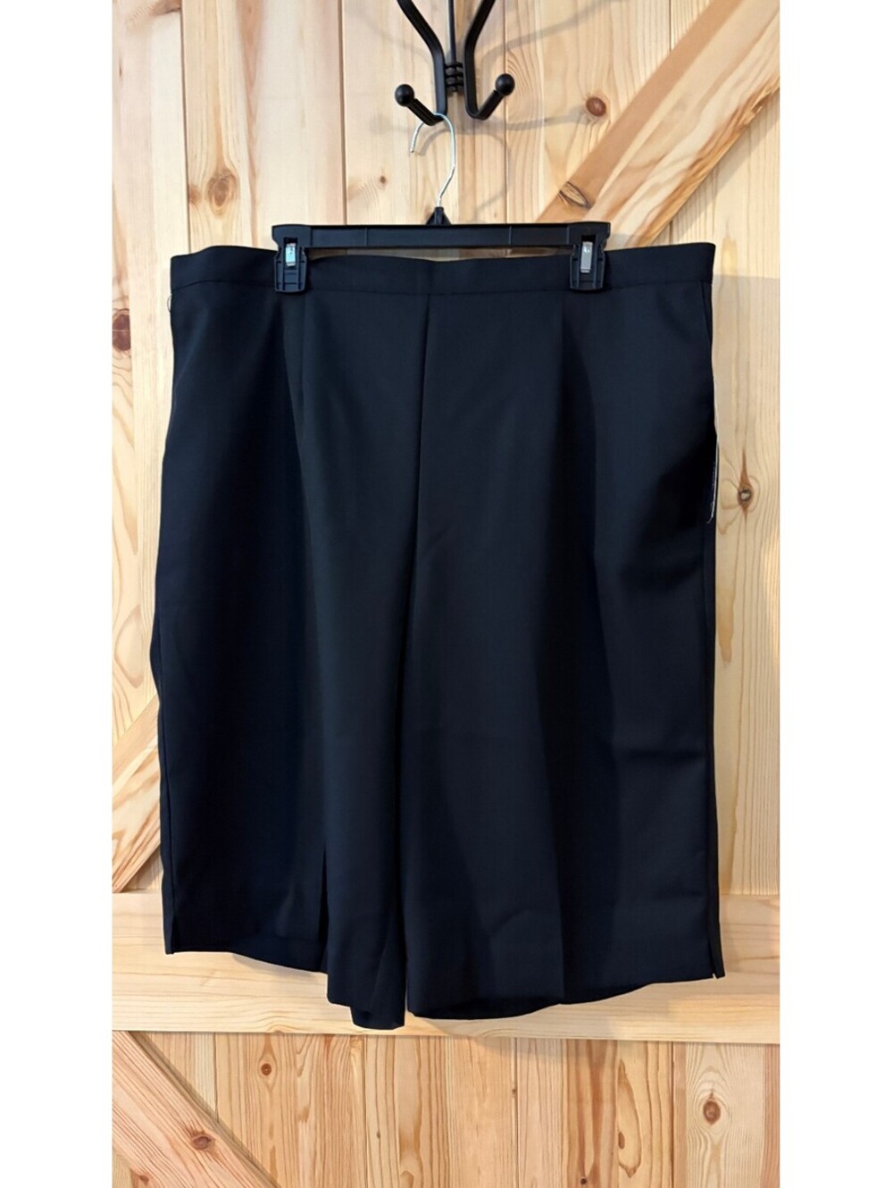 Alfred Dunner Studio Women's Black Pull-On Shorts Size 18W NWT